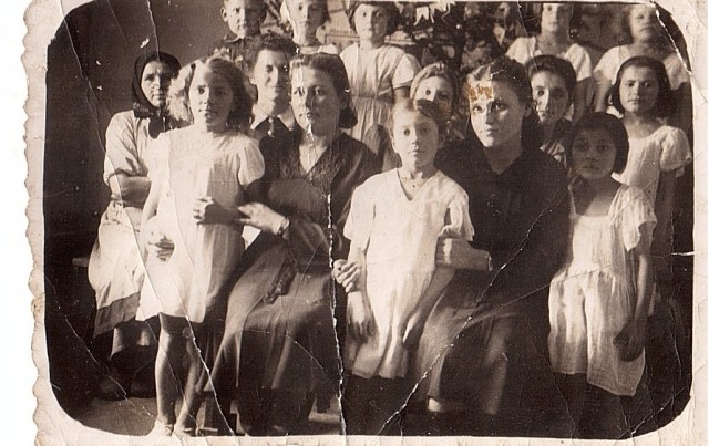 Вихованці дитячого садочка у повоєнних Бранах, 1947 р.
