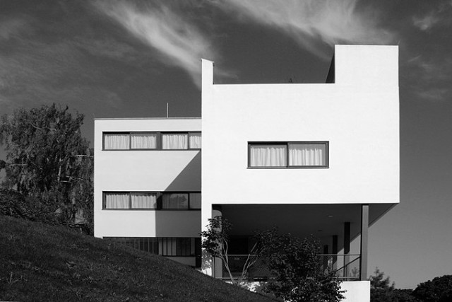 Запроектований у 1927 році архітектором Ле Корбюзьє будинок у Штуттгарті сьогодні вважається класичним зразком міжвоєнного модернізму
